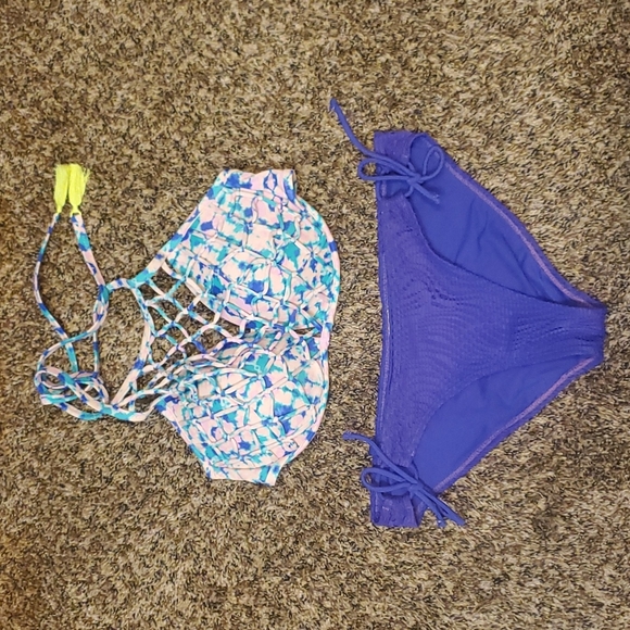 Bikini Top/Bottom - Picture 1 of 3
